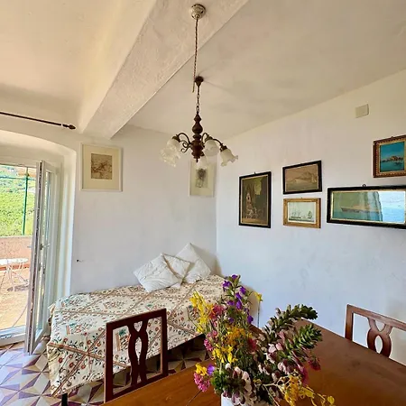 Con Terrazza Vista Mare Nel Borgo Apartmán *
