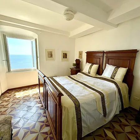 Con Terrazza Vista Mare Nel Borgo Apartmán Framura