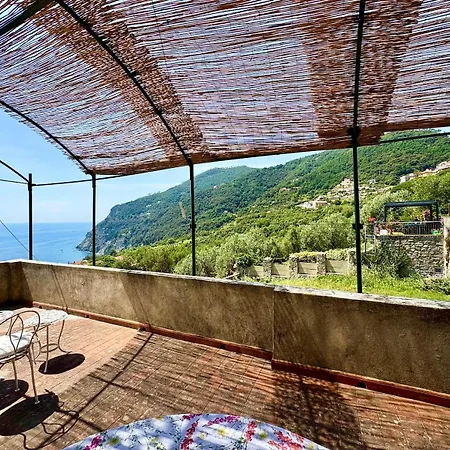 Con Terrazza Vista Mare Nel Borgo Apartmán *